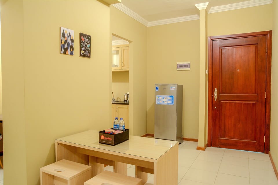 Room | In-room dining
