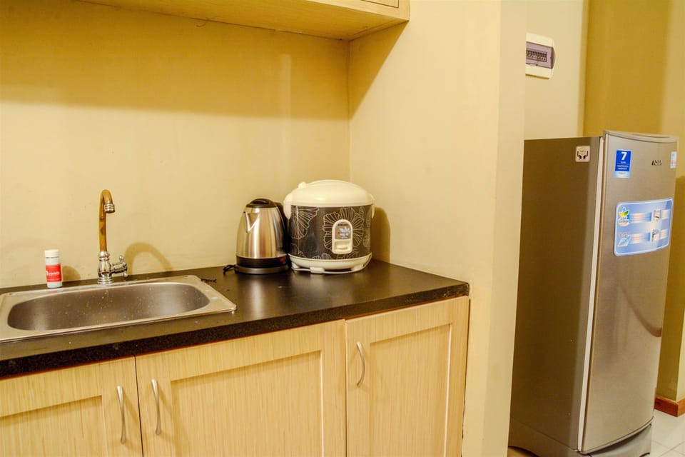 Room | Private kitchen | Fridge, stovetop, rice cooker, cookware/dishes/utensils