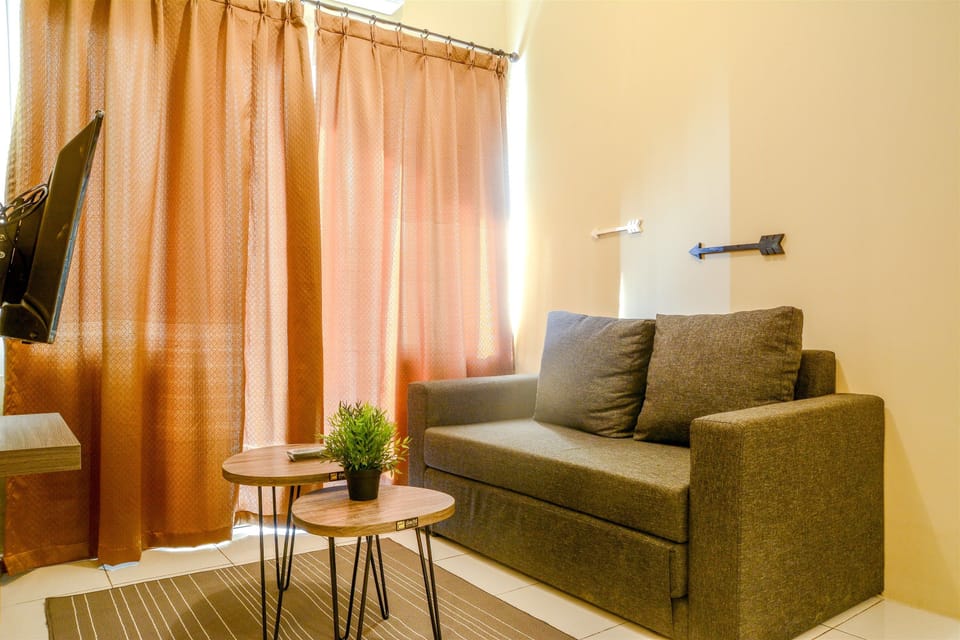 Standard Room | Living room | TV