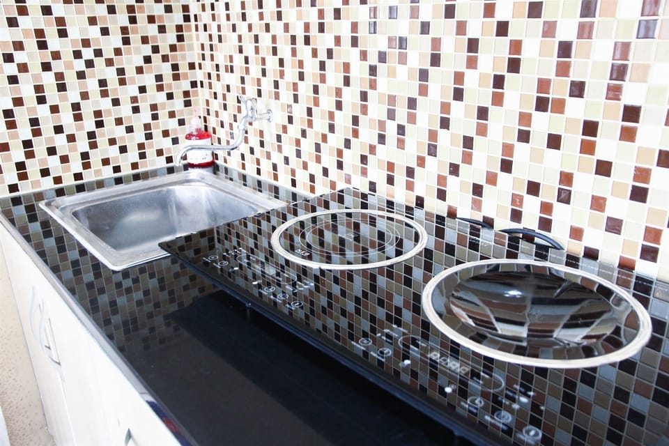 Room | Private kitchen | Fridge, stovetop, electric kettle, rice cooker