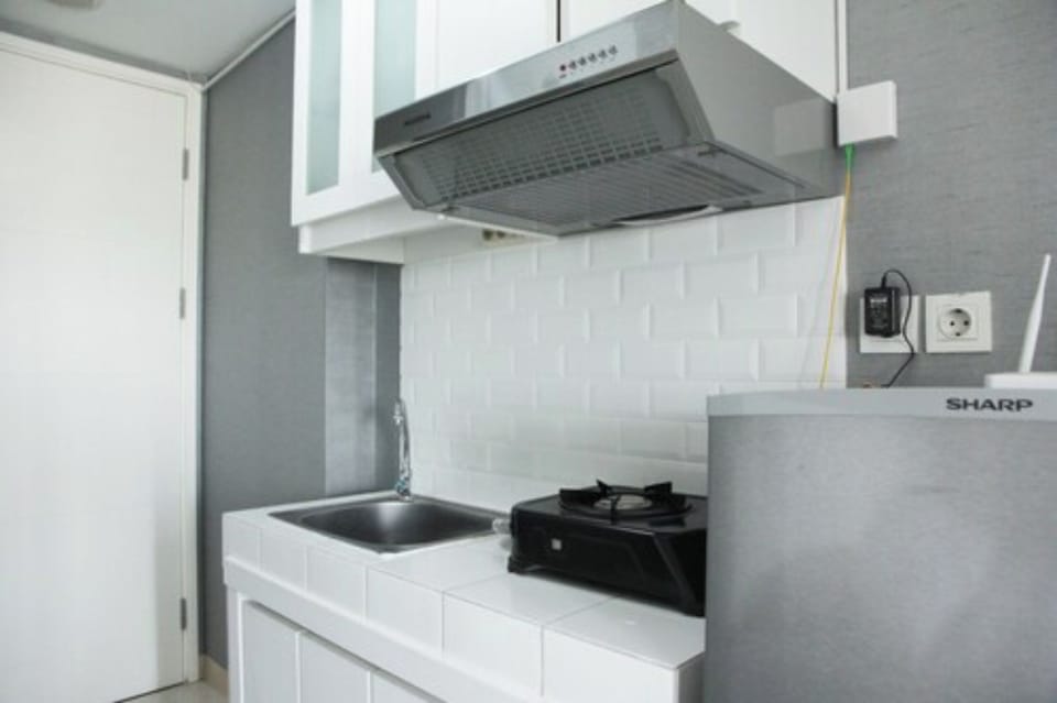 Room | Private kitchen | Fridge, stovetop, rice cooker, cookware/dishes/utensils