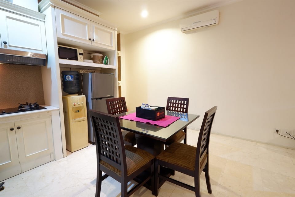Room | In-room dining