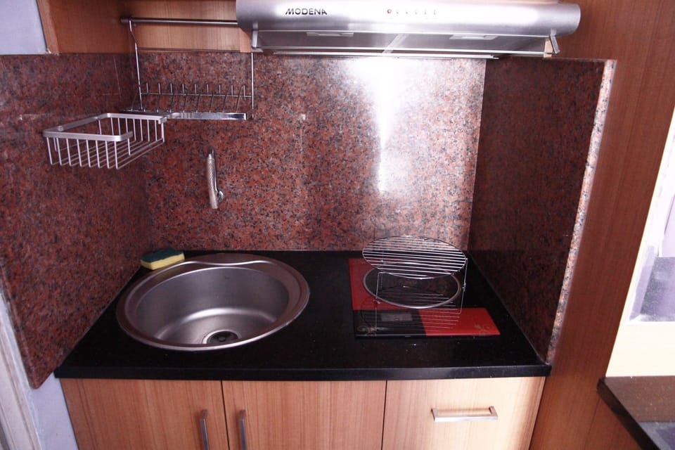 Room | Private kitchenette | Fridge, stovetop, rice cooker, cookware/dishes/utensils