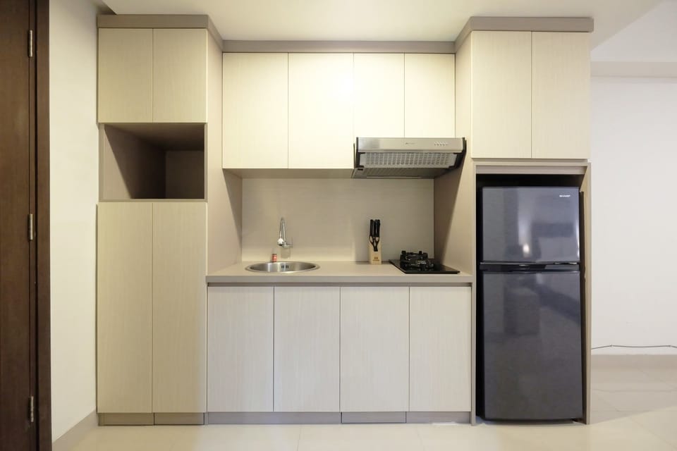 Room | Private kitchen | Fridge, stovetop, rice cooker, cookware/dishes/utensils