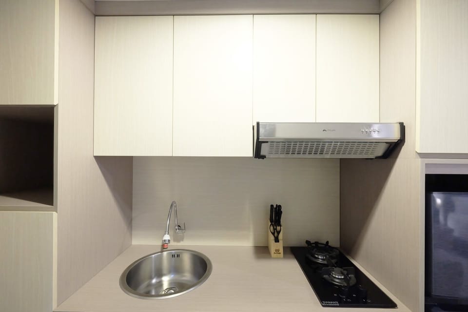 Room | Private kitchen | Fridge, stovetop, rice cooker, cookware/dishes/utensils