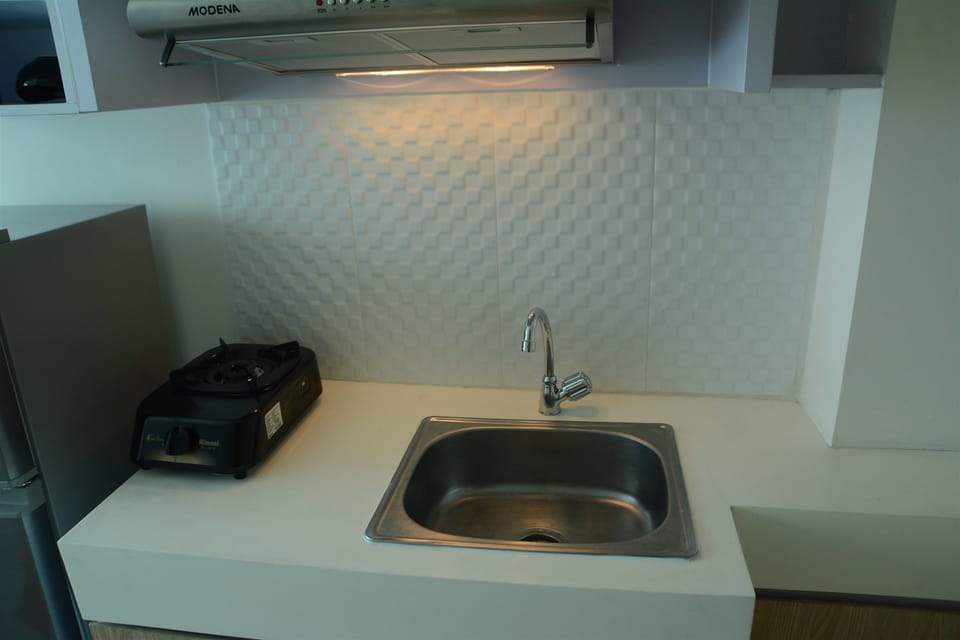 Room | Private kitchen | Fridge, stovetop, rice cooker, cookware/dishes/utensils
