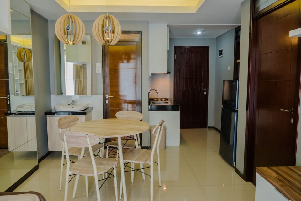 Room | In-room dining