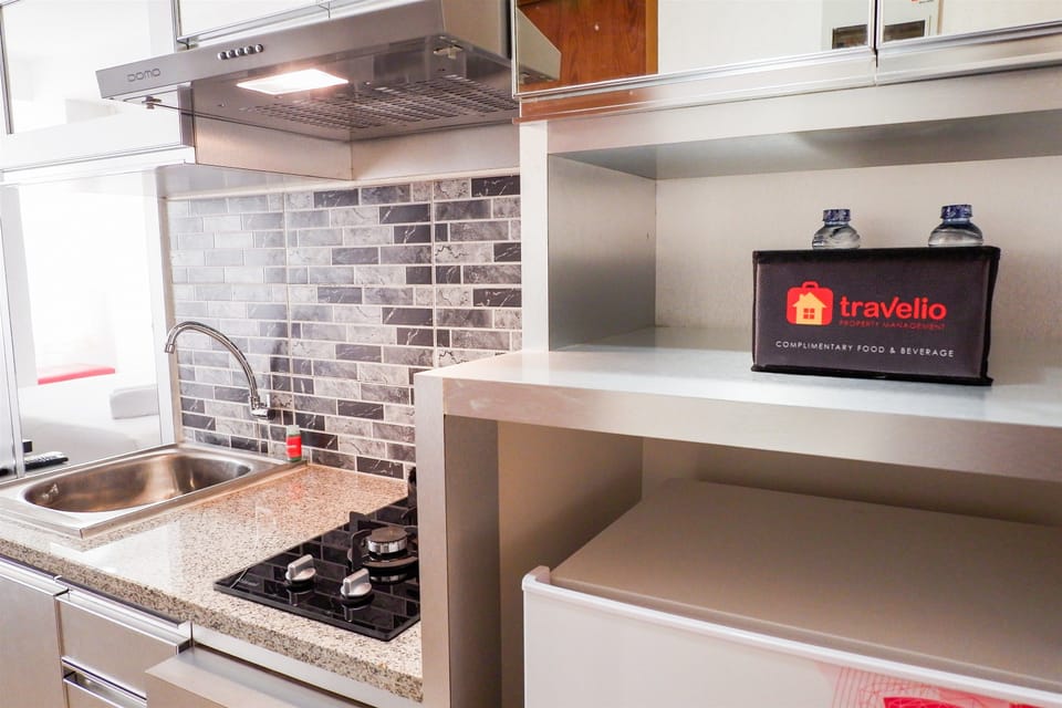 Room | Private kitchenette | Fridge, stovetop, electric kettle, rice cooker