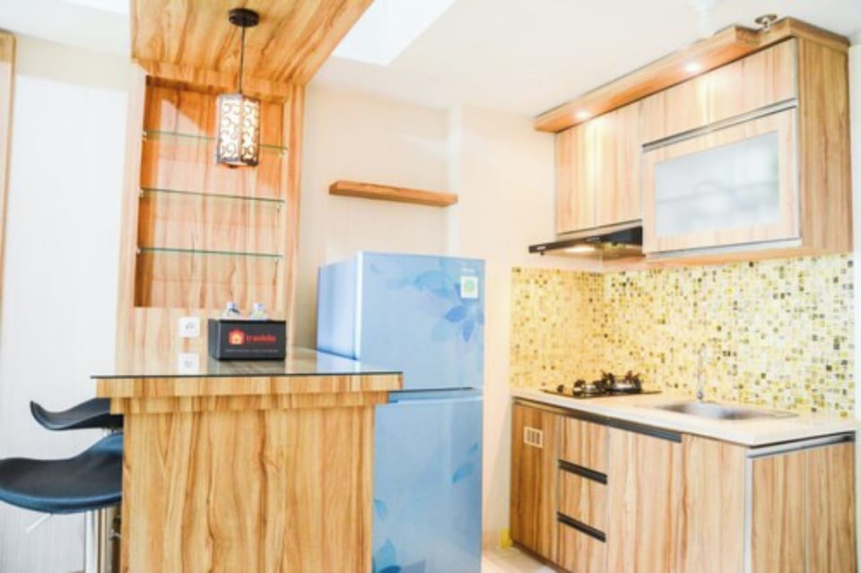 Room | Private kitchen | Fridge, stovetop, rice cooker, cookware/dishes/utensils