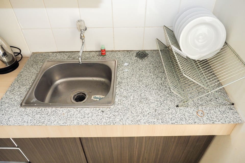 Room | Private kitchenette | Fridge, microwave, stovetop, rice cooker