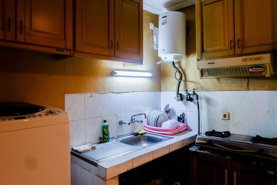 Room | Private kitchenette | Fridge, stovetop, rice cooker, cookware/dishes/utensils