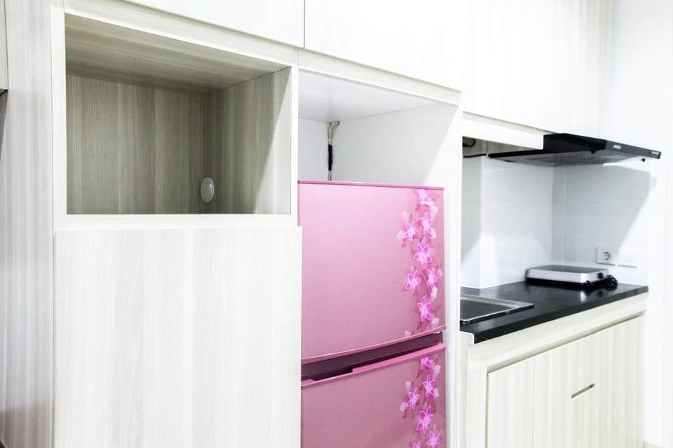 Room | Private kitchenette | Fridge, stovetop, rice cooker, cookware/dishes/utensils