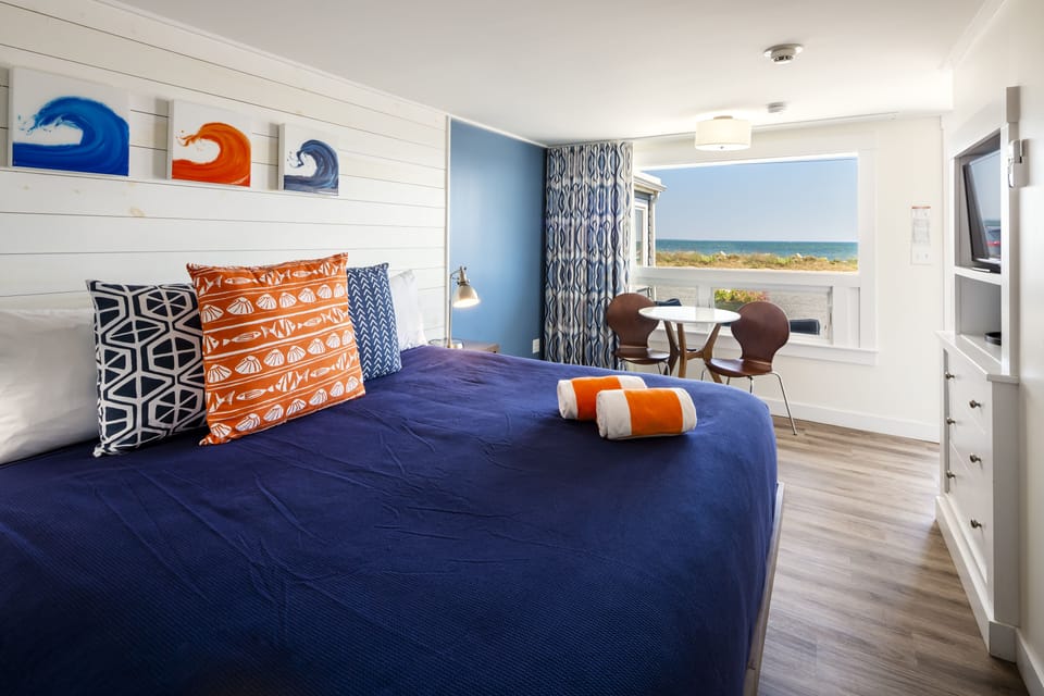 King View Room | In-room safe, blackout drapes, iron/ironing board, free WiFi