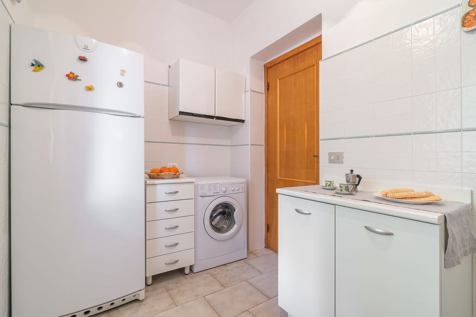 Apartment, 3 Bedrooms | Private kitchen | Fridge, oven, stovetop, espresso maker
