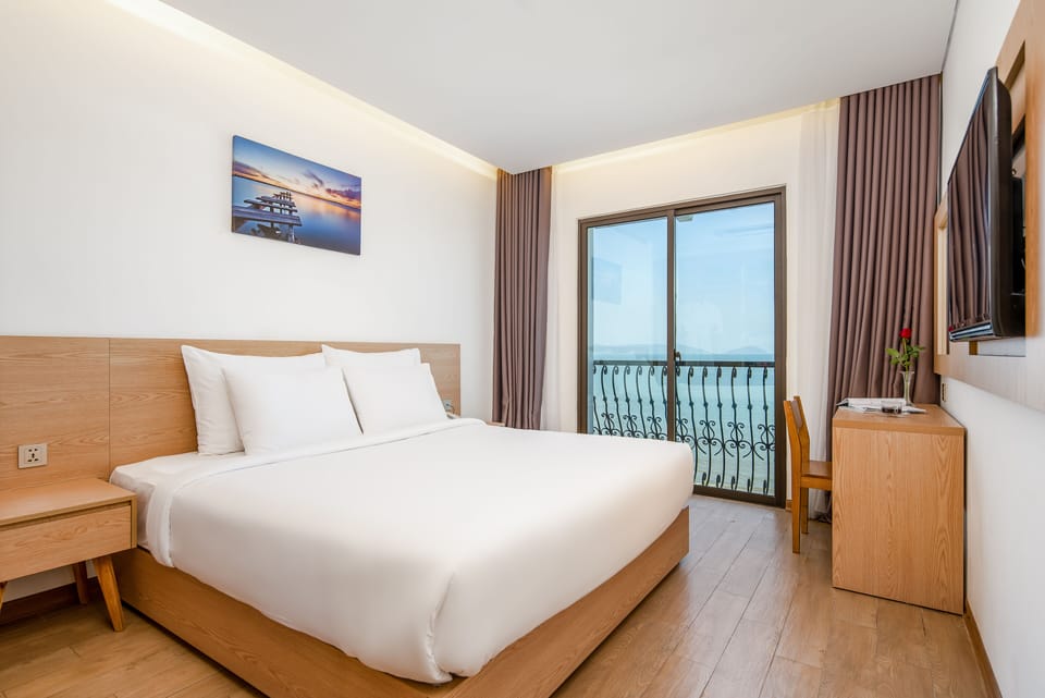 Deluxe Double Room, Sea View | Premium bedding, down comforters, memory foam beds, minibar