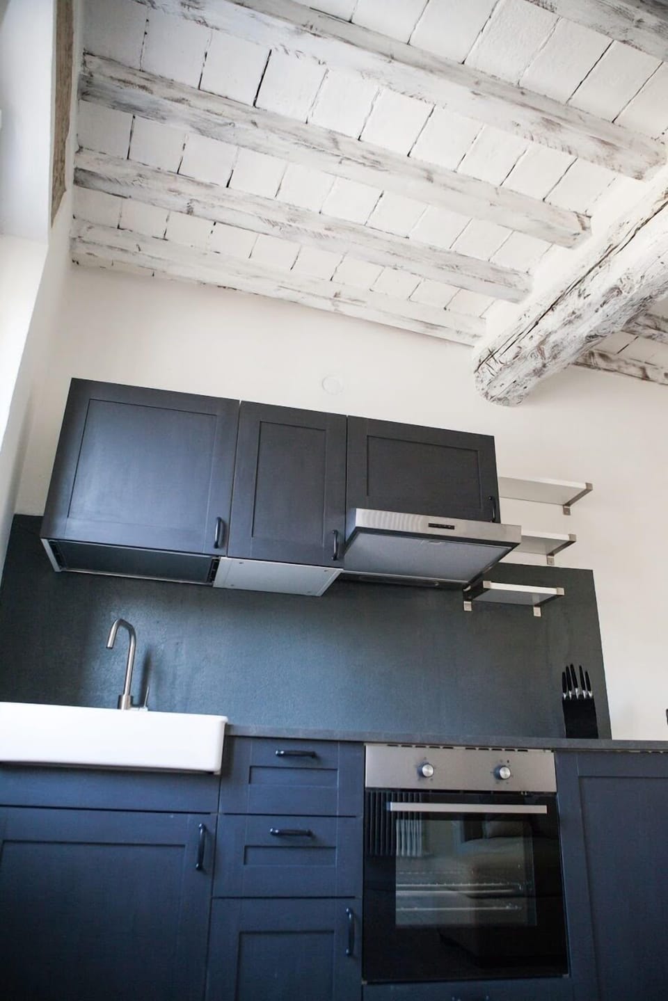 Deluxe Loft, 1 King Bed, Balcony, City View | Private kitchen | Fridge, stovetop, coffee/tea maker, electric kettle