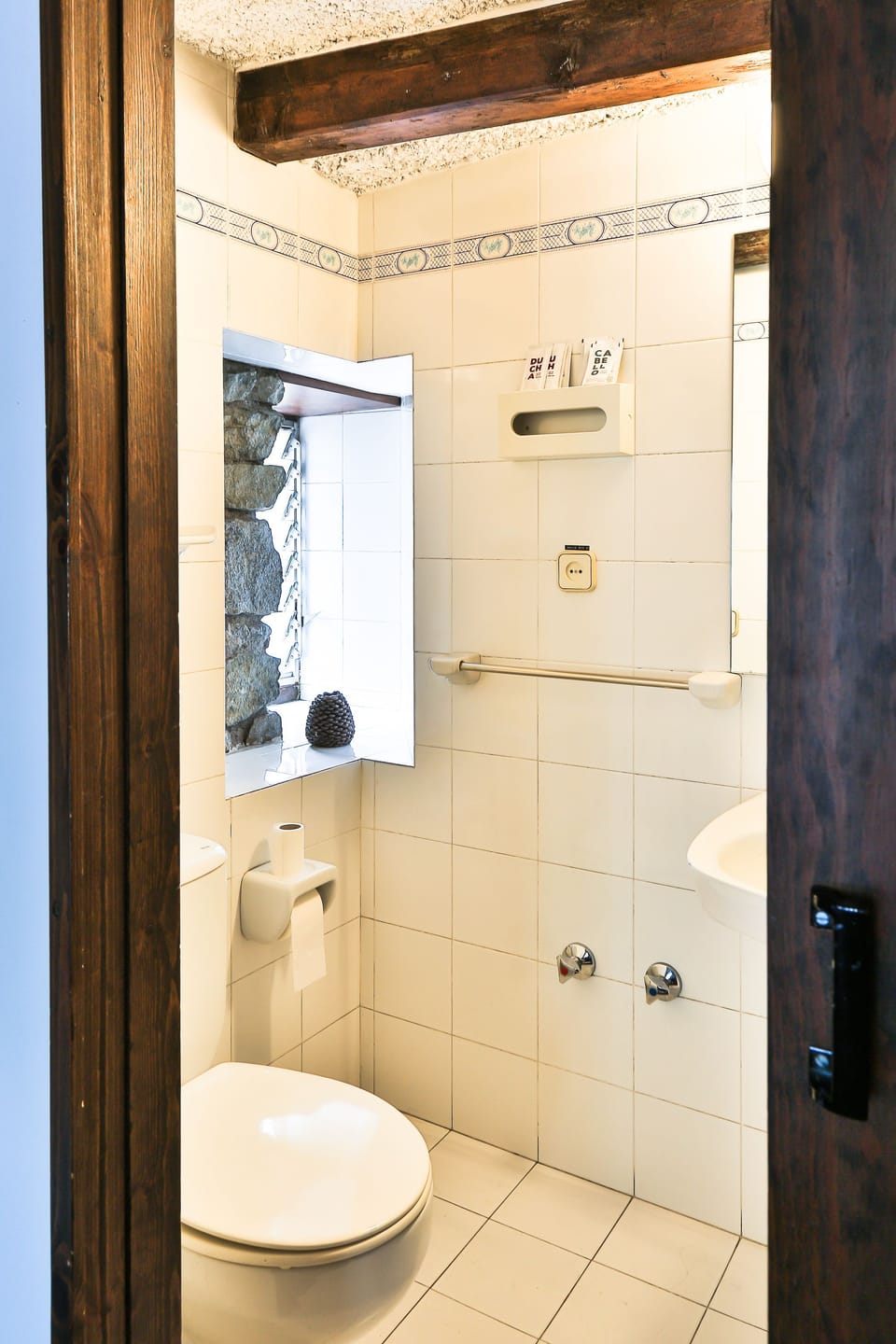 Deluxe Double Room, Bathtub | Bathroom | Deep soaking tub, hair dryer, towels