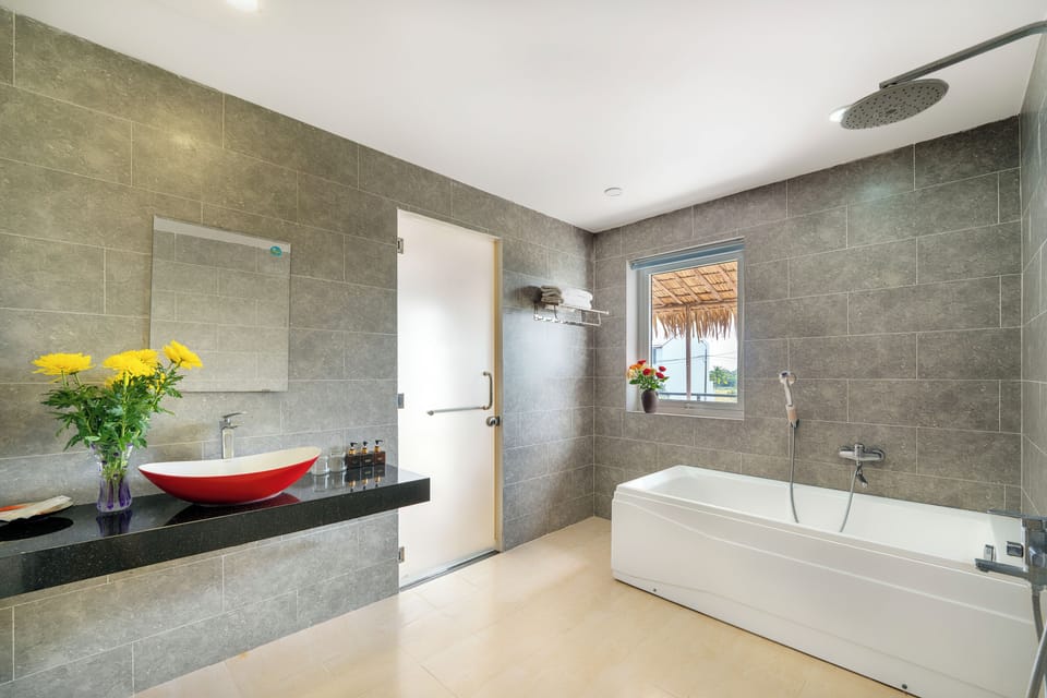 Family Villa, Private Pool, Garden View | Bathroom | Deep soaking tub, hydromassage showerhead, designer toiletries
