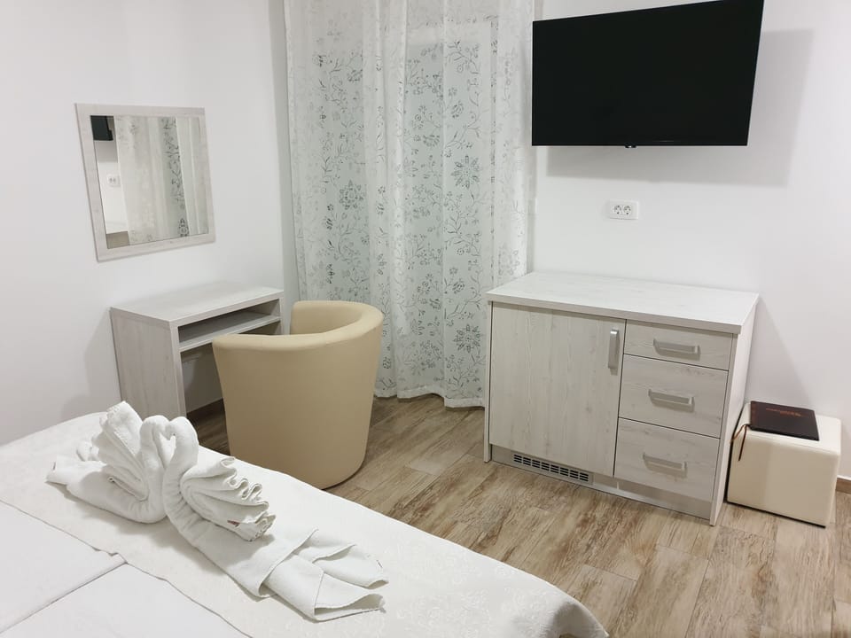 Superior Apartment, 3 Bedrooms, Sea View, Ground Floor | In-room safe, desk, free WiFi
