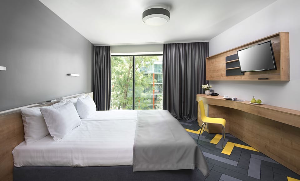 Free minibar, desk, blackout drapes, soundproofing