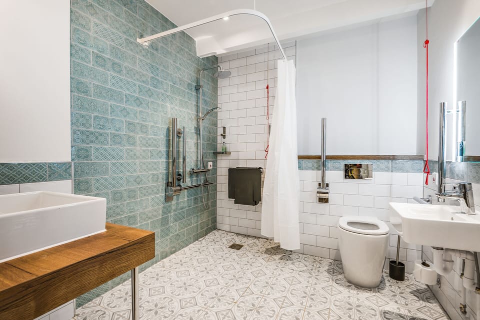 Double or Twin Room | Bathroom