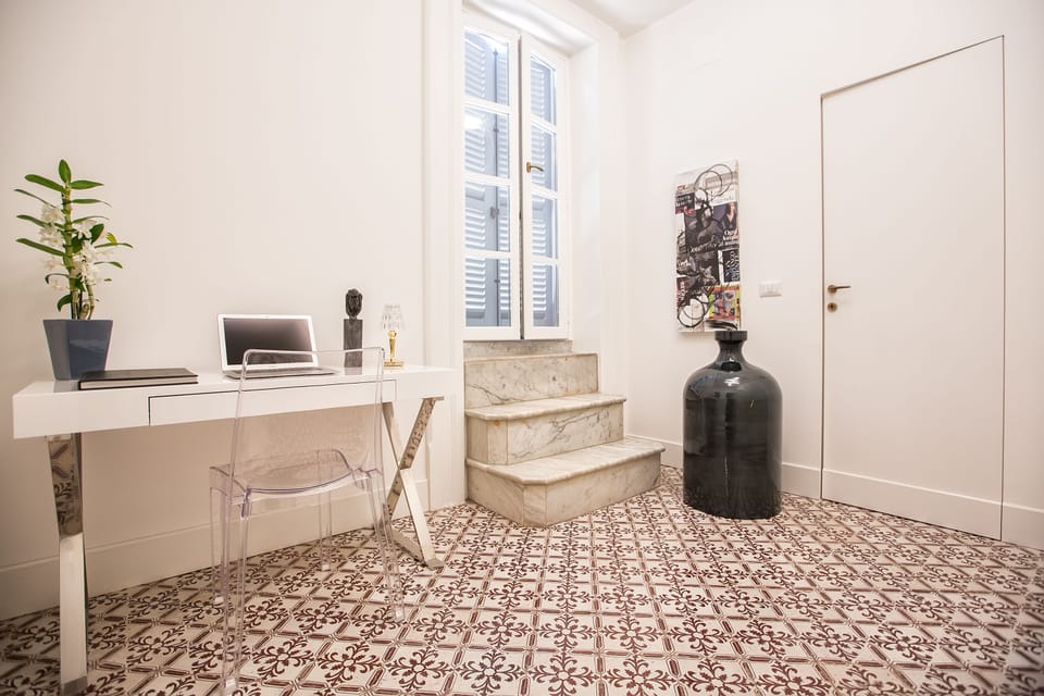 Exclusive Suite, 1 King Bed, Non Smoking, City View (Cannavina) | In-room safe, individually decorated, individually furnished, desk