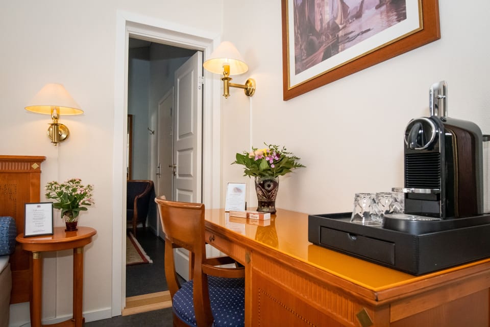 Double Room, Private Bathroom | Desk, blackout drapes, soundproofing, free WiFi