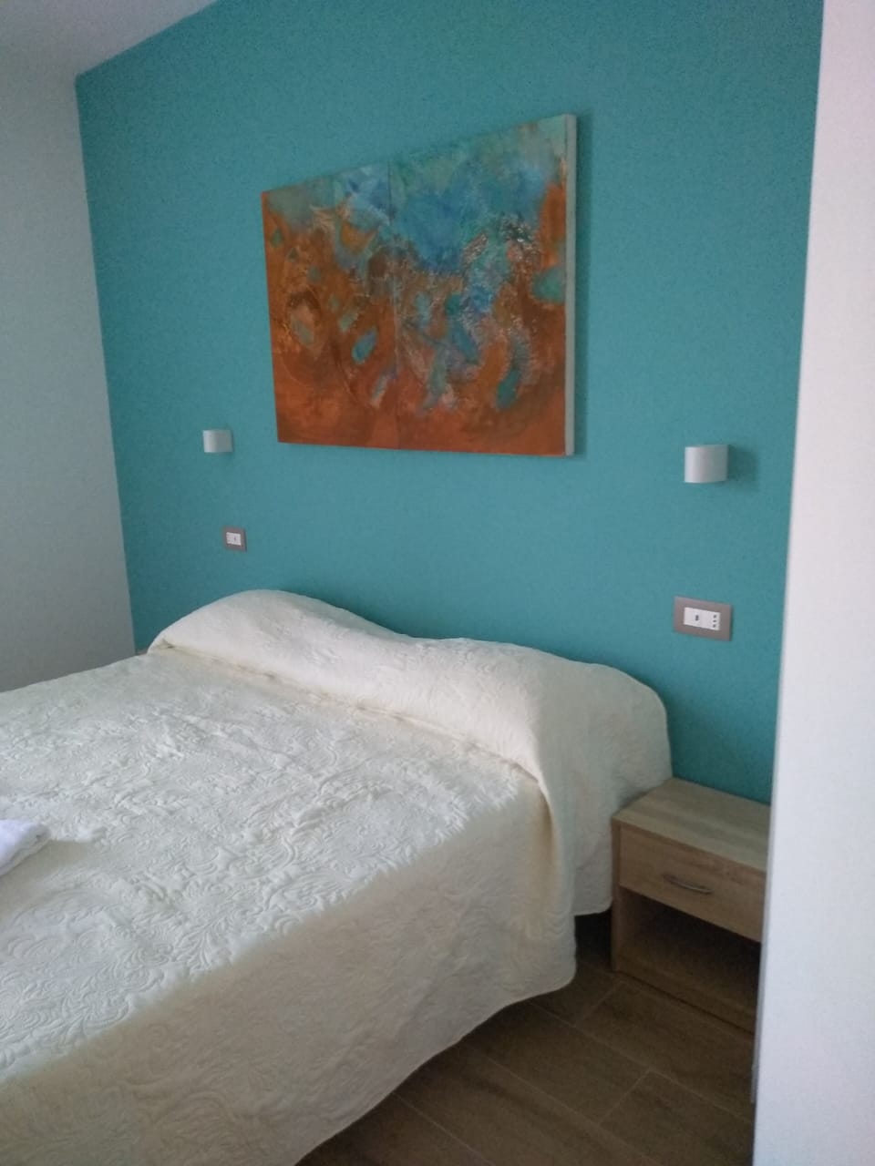 Basic Double Room | Free WiFi, bed sheets