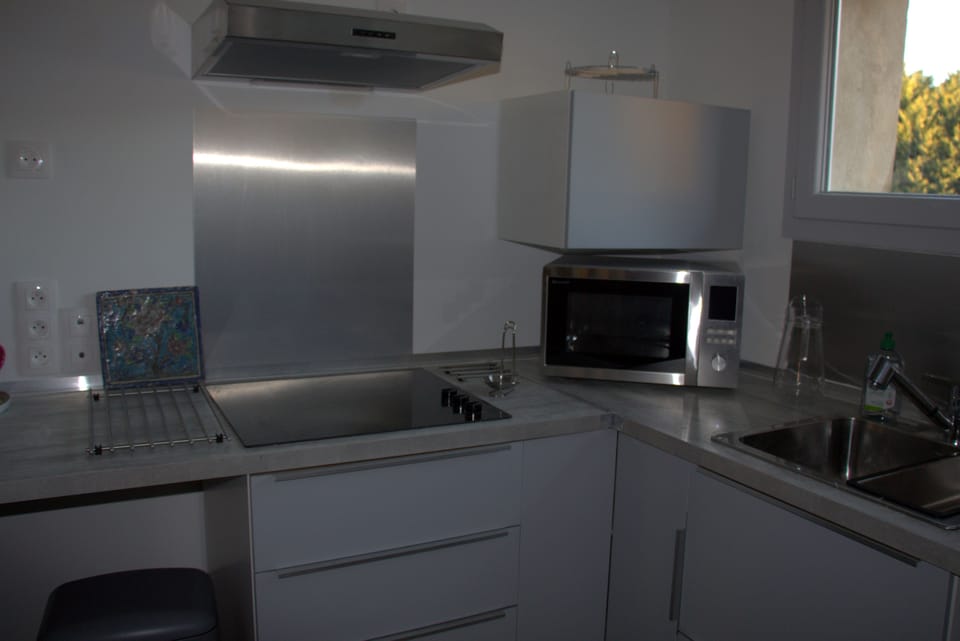Comfort Apartment, 2 Bedrooms, Kitchenette, Garden View (Duplex) | Private kitchen
