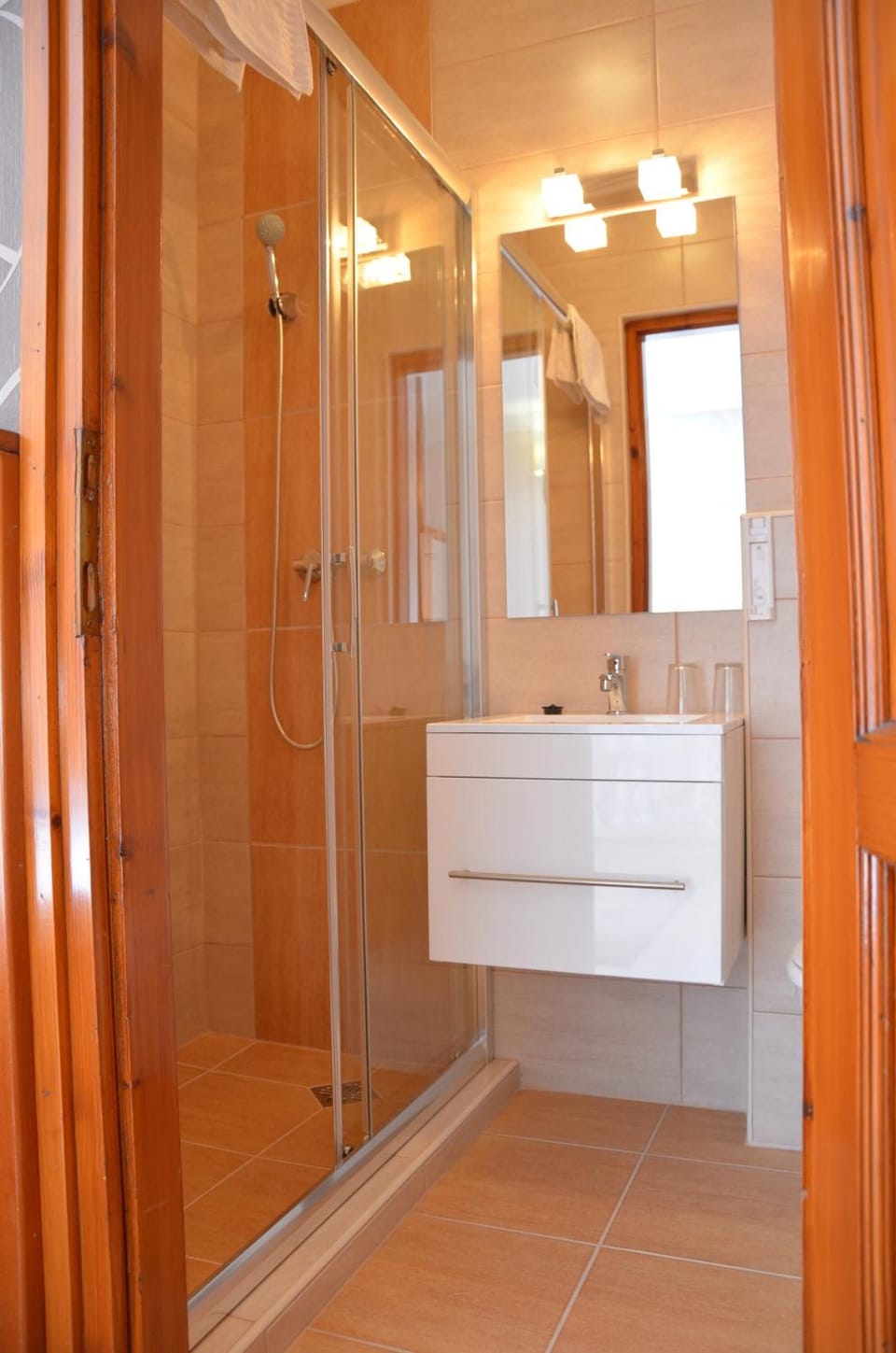 Shower, towels
