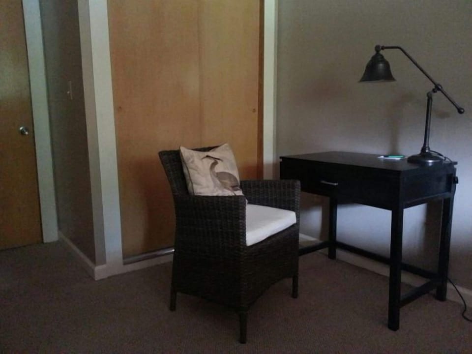Iron/ironing board, WiFi (free), bed sheets