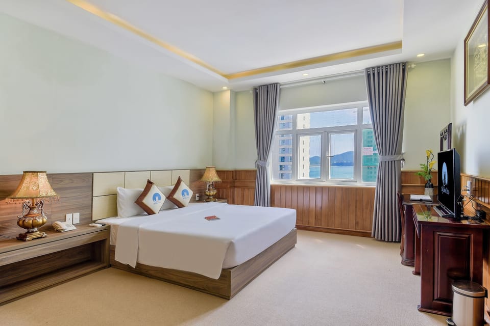 Minibar, in-room safe, individually furnished, desk