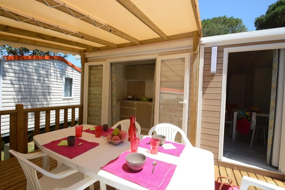 Mobile Home, 3 Bedrooms | Terrace/patio