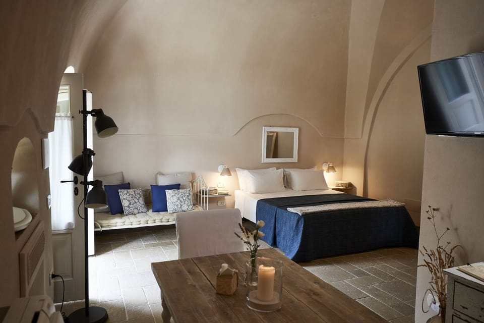 Junior Suite (Casilini) | Premium bedding, minibar, cribs/infant beds, free WiFi
