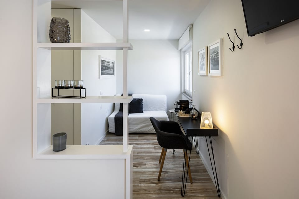 Individually decorated, individually furnished, desk, soundproofing