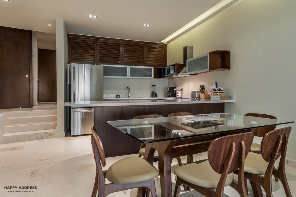 Apartment | Private kitchen | Fridge, microwave, oven, stovetop