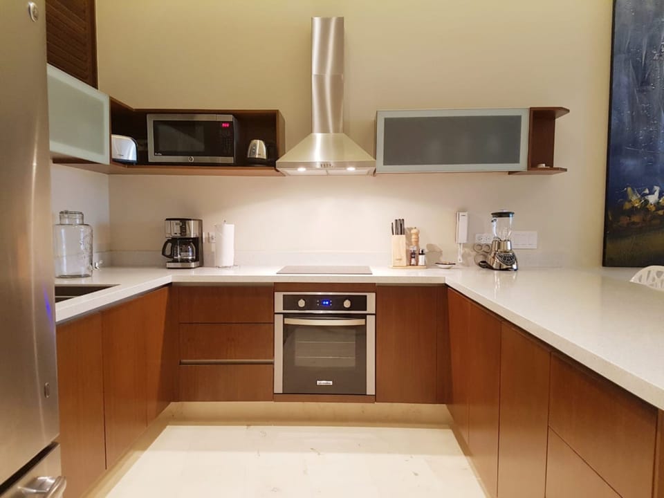 Apartment | Private kitchen | Fridge, microwave, oven, stovetop
