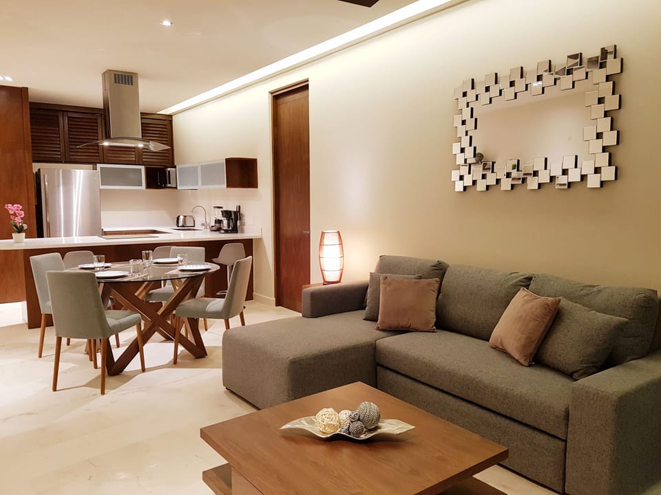 Apartment | Living area | Flat-screen TV