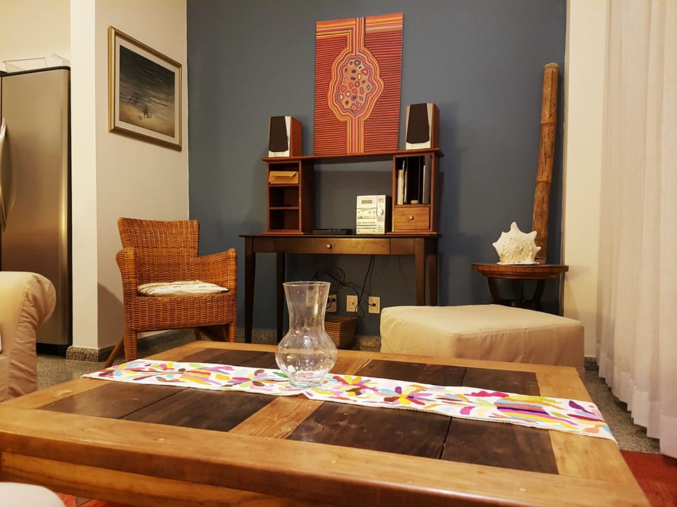 Apartment | Living room | Flat-screen TV