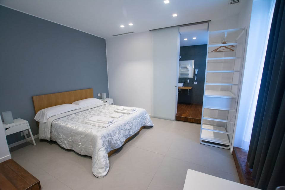 Deluxe Double Room, Balcony, Sea View | Desk, blackout drapes, soundproofing, free cribs/infant beds