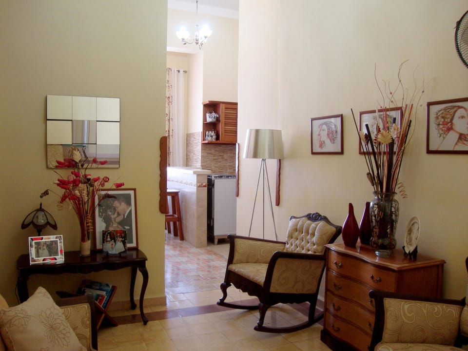 Casa Laura y Rooney Bed and Breakfast in La Habana Province