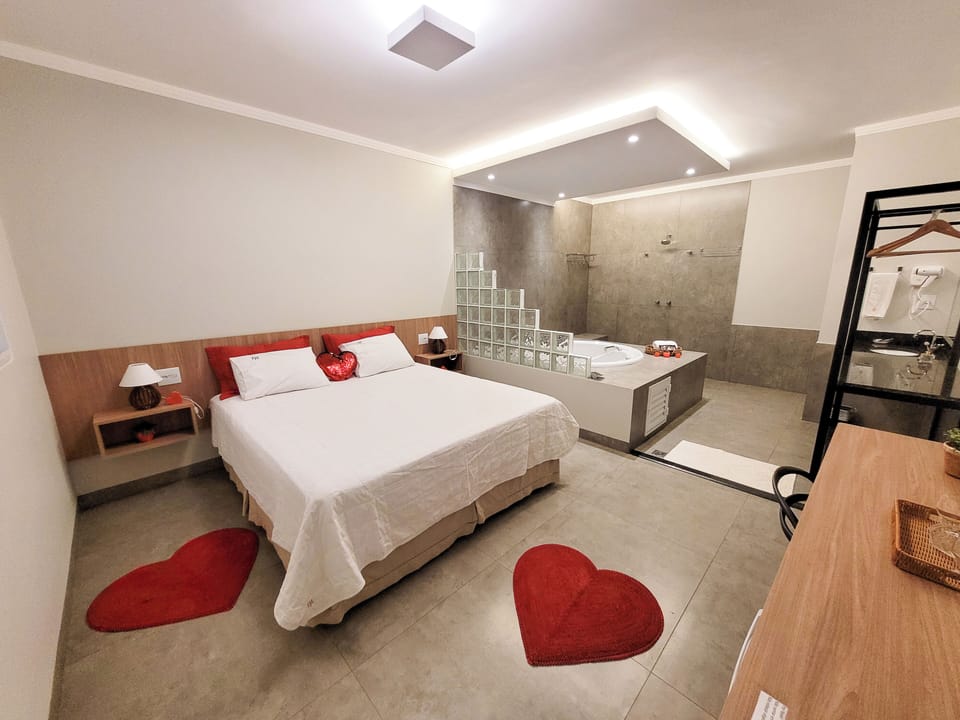 Minibar, iron/ironing board, free WiFi, bed sheets
