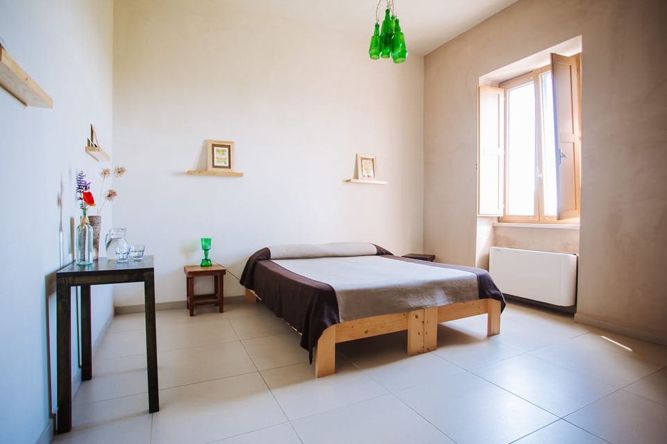 Free WiFi, bed sheets, wheelchair access