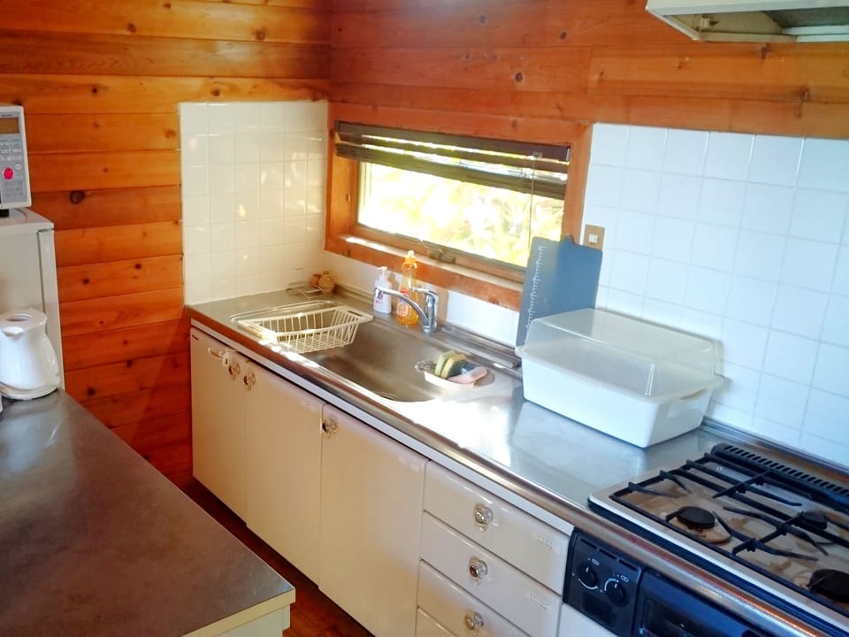 Cottage, Non Smoking, Ocean View | Private kitchenette | Fridge, microwave, stovetop, toaster