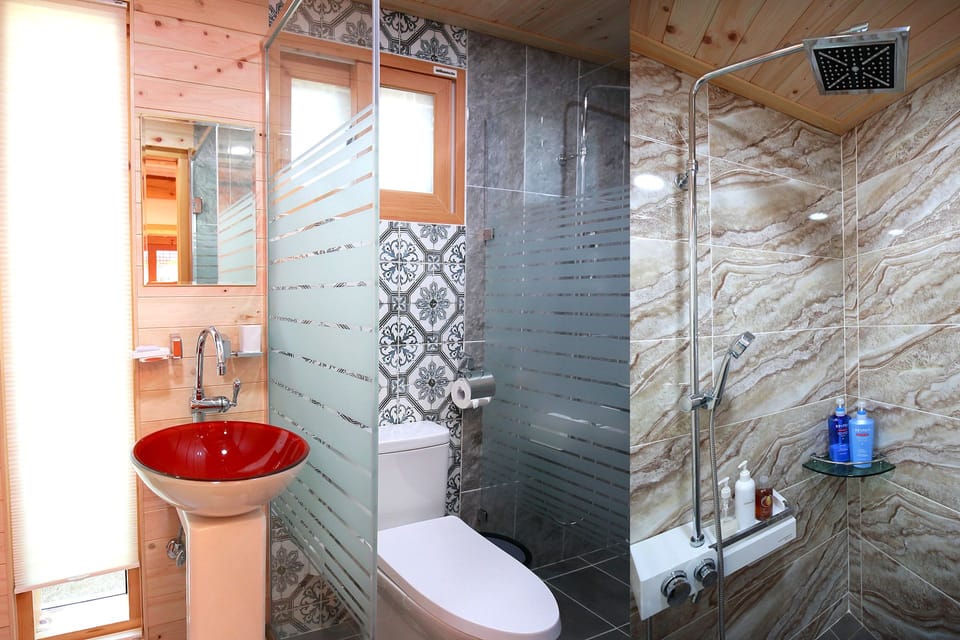 Jinheung | Bathroom | Shower, free toiletries, hair dryer, slippers