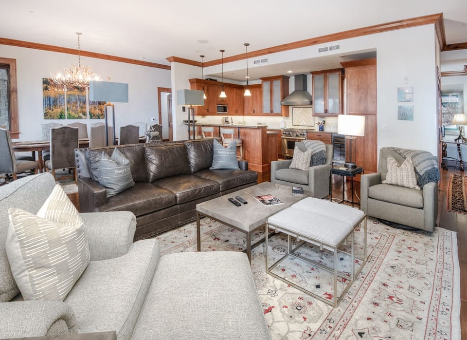 Condo, 4 Bedrooms | Living area | Smart TV