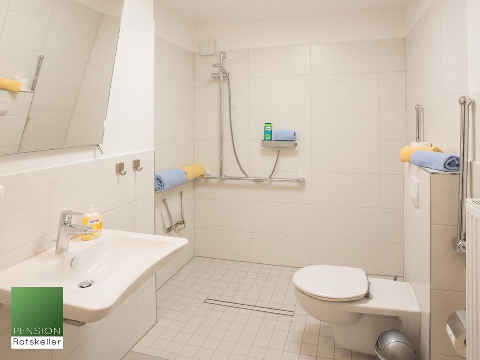 Shower, towels