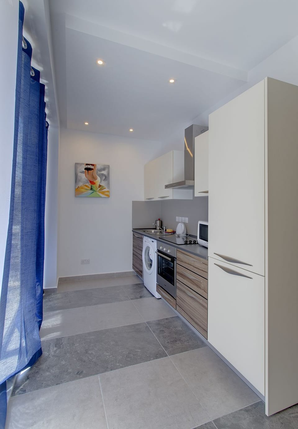 Apartment, 1 Bedroom, Balcony | Private kitchen | Full-size fridge, microwave, oven, stovetop