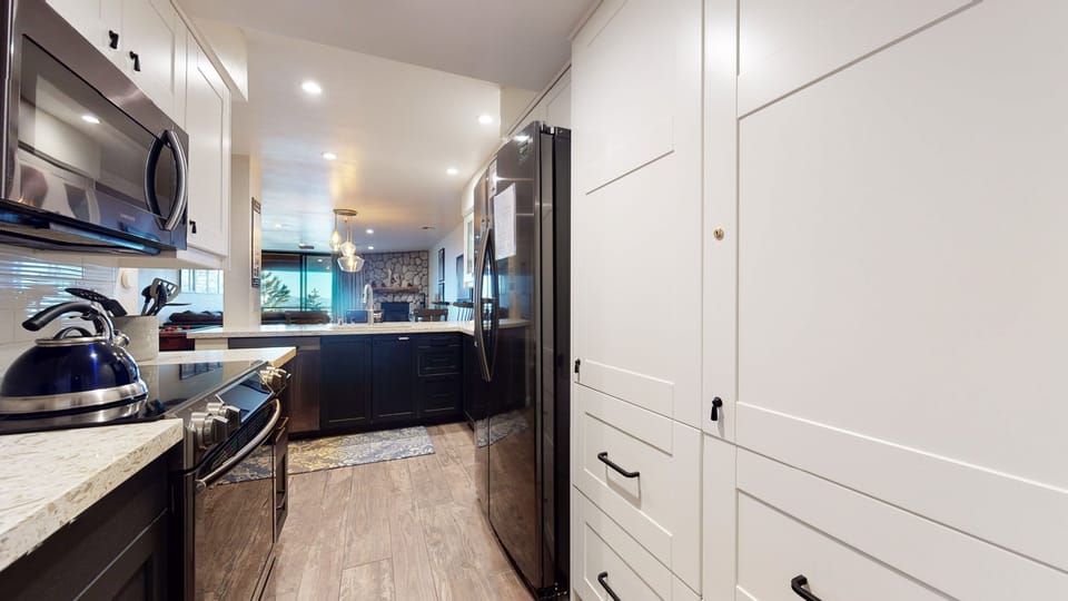 Condo, 2 Bedrooms | 2 bedrooms, free WiFi
