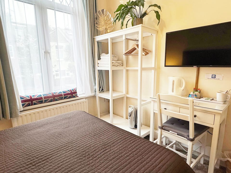 Double Room | Free WiFi, bed sheets